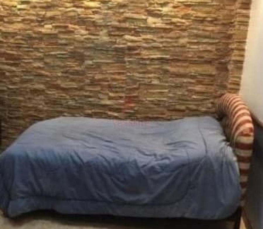 900